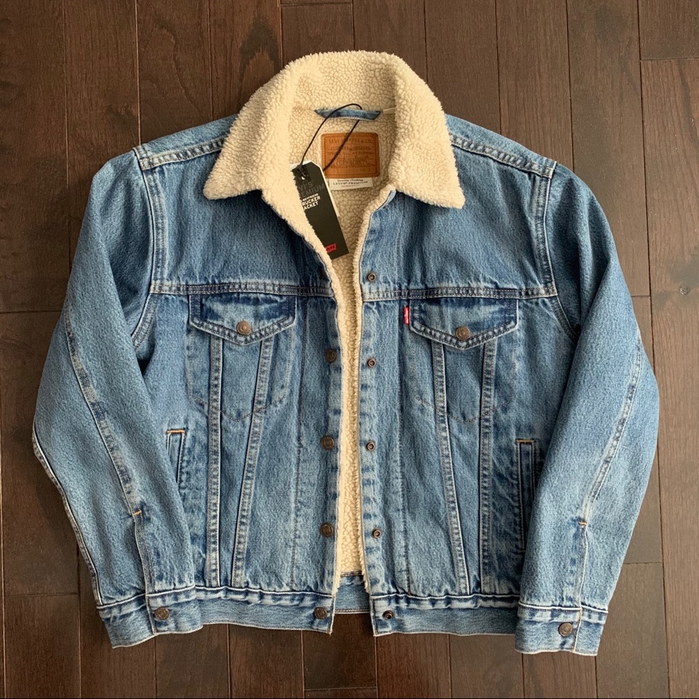 Levi’s Premium Ex-Boyfriend Trucker Denim Jacket - Picture 1 of 2